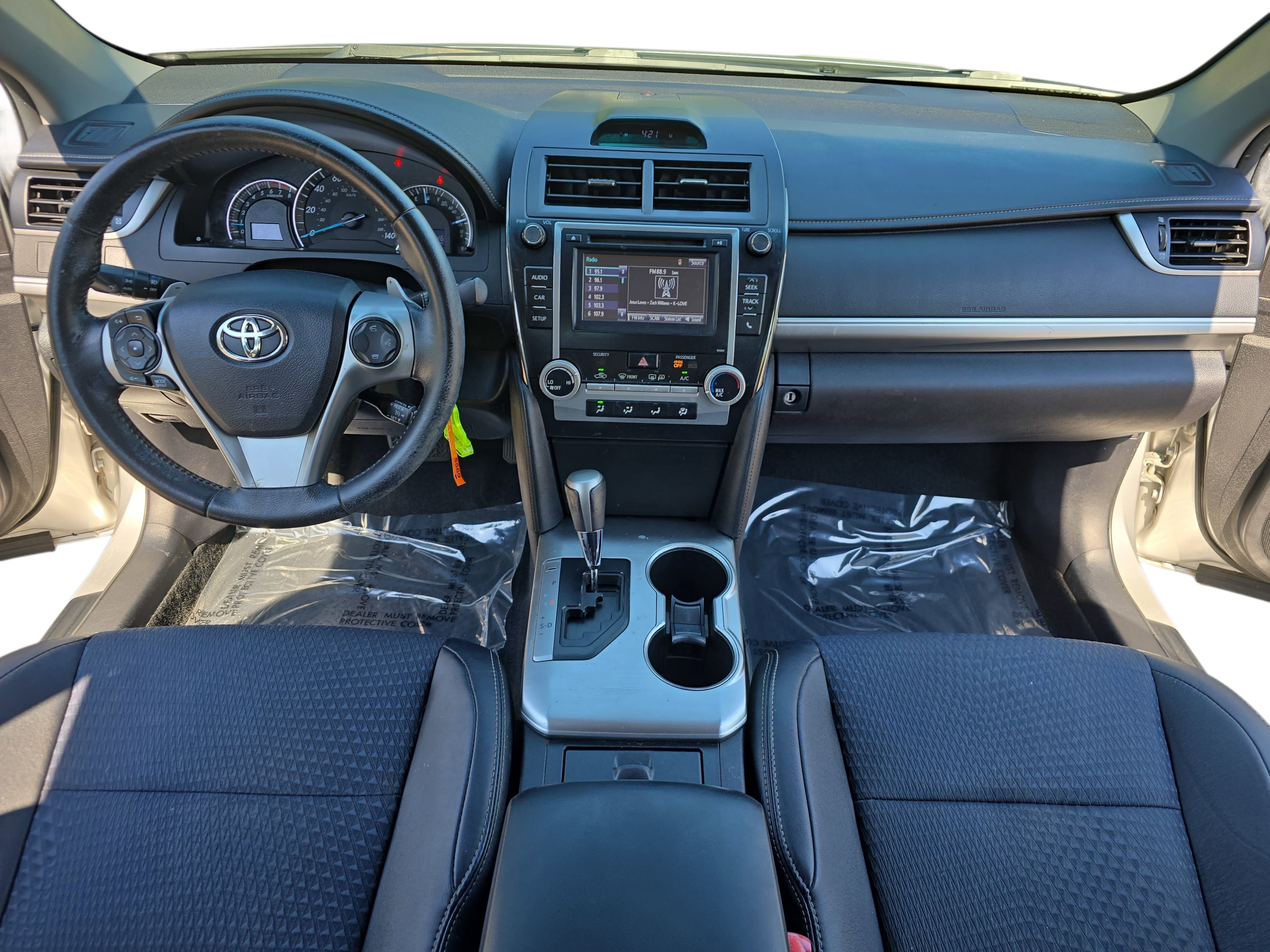 Used 2014 Toyota Camry SE FWD image 9
