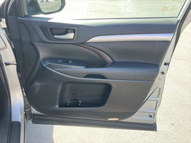 Certified 2019 Toyota Highlander XLE image 37