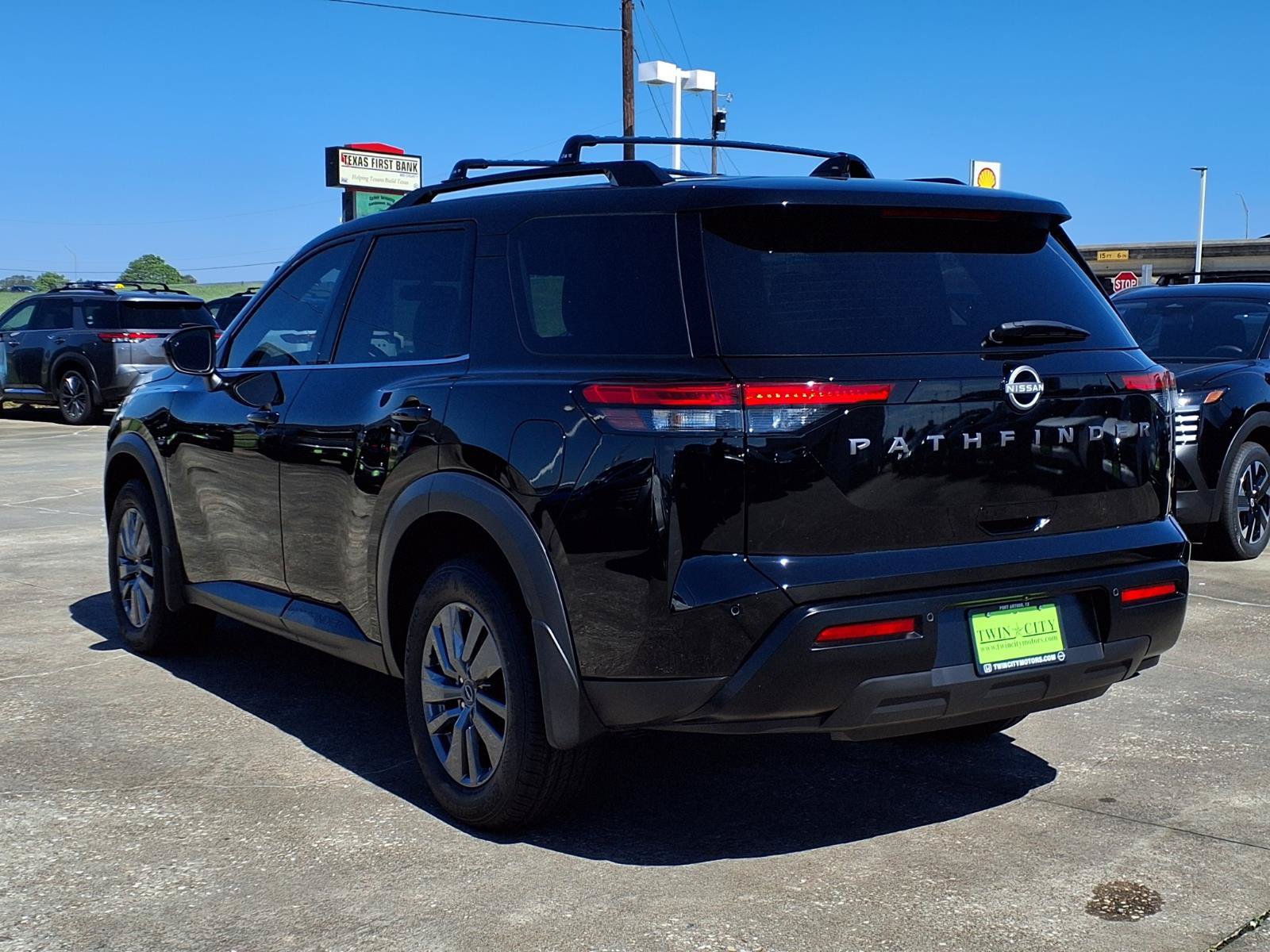 New 2026 Nissan Pathfinder SV FWD image 2