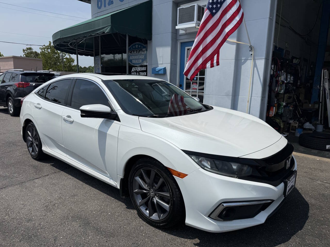 Used 2020 Honda Civic EX-L image 3