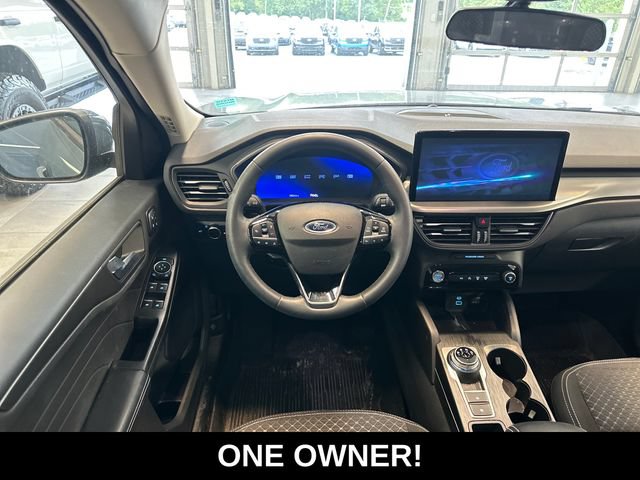 Used 2023 Ford Escape Active w/ Tech Pack #2 AWD/4WD image 2