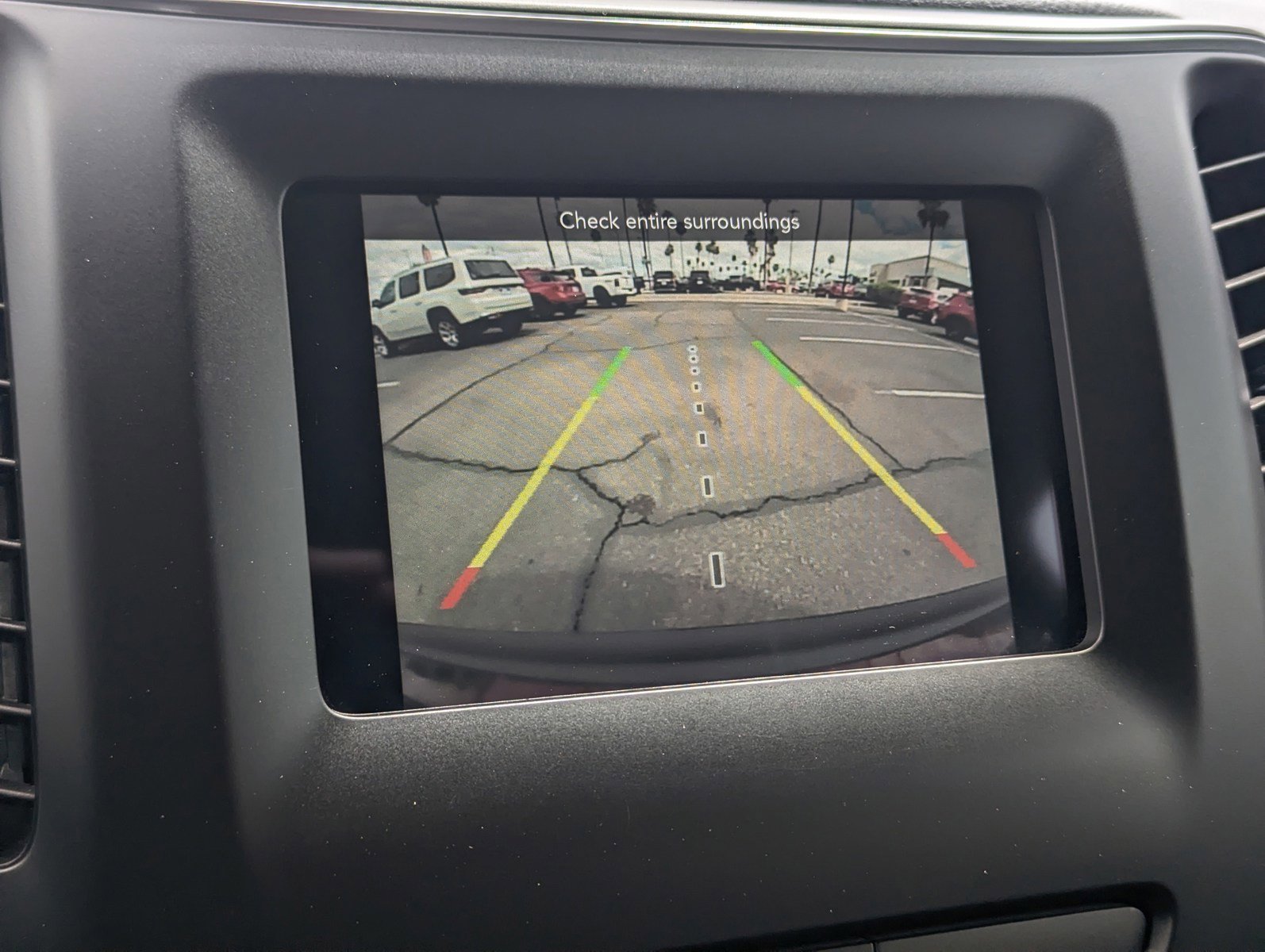 Used 2019 Jeep Cherokee Latitude Plus FWD image 11