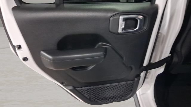 Used 2024 Jeep Wrangler Unlimited Rubicon AWD/4WD image 18