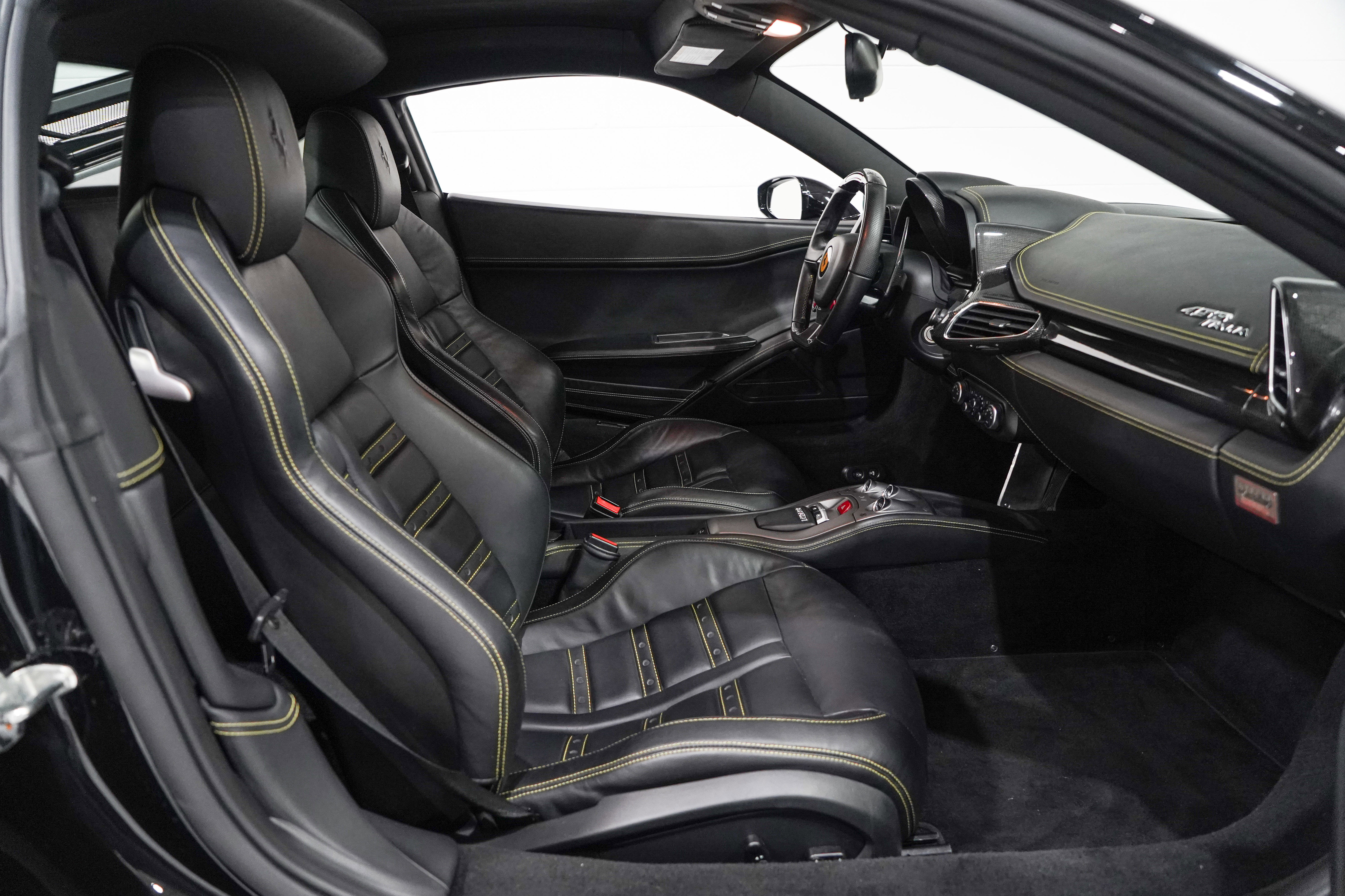 Used 2011 Ferrari 458 Italia Coupe RWD image 14