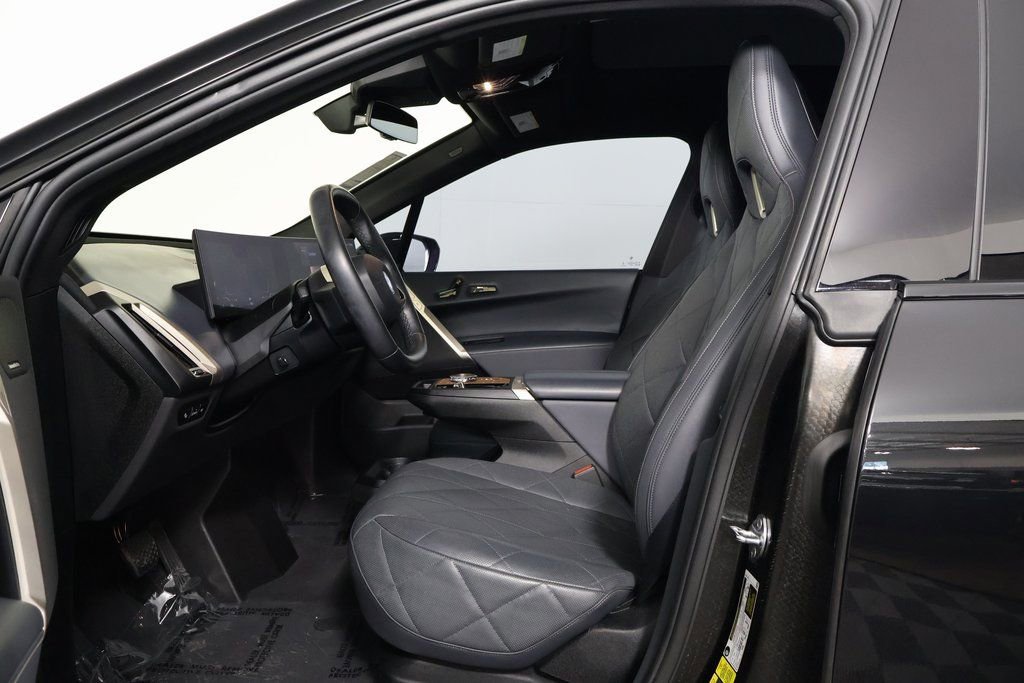 Used 2024 BMW iX xDrive50 w/ Premium Package image 10