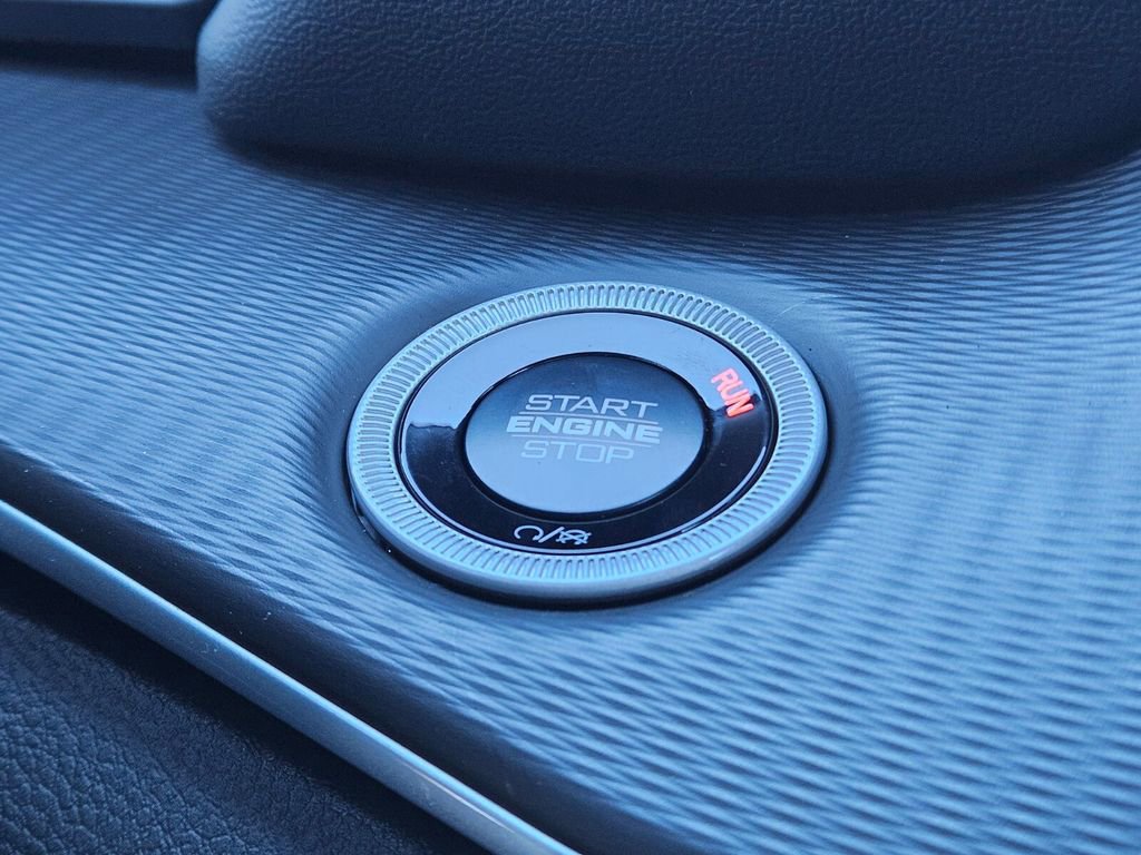 New 2025 Jeep Grand Cherokee Altitude image 21