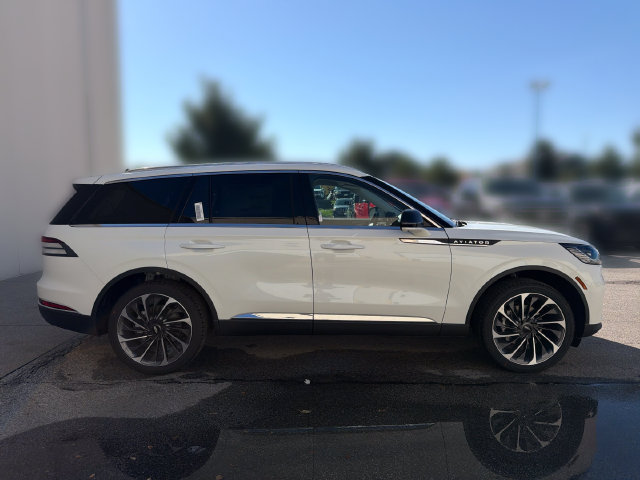 New 2027 Lincoln Aviator Reserve AWD/4WD image 4