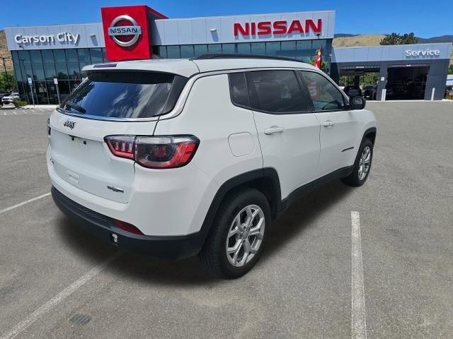 Used 2024 Jeep Compass Latitude image 8