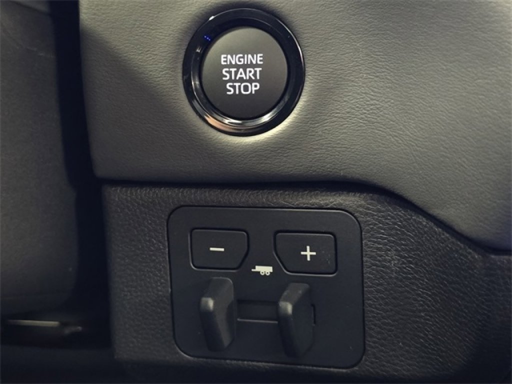 New 2026 Toyota Tundra Platinum image 9