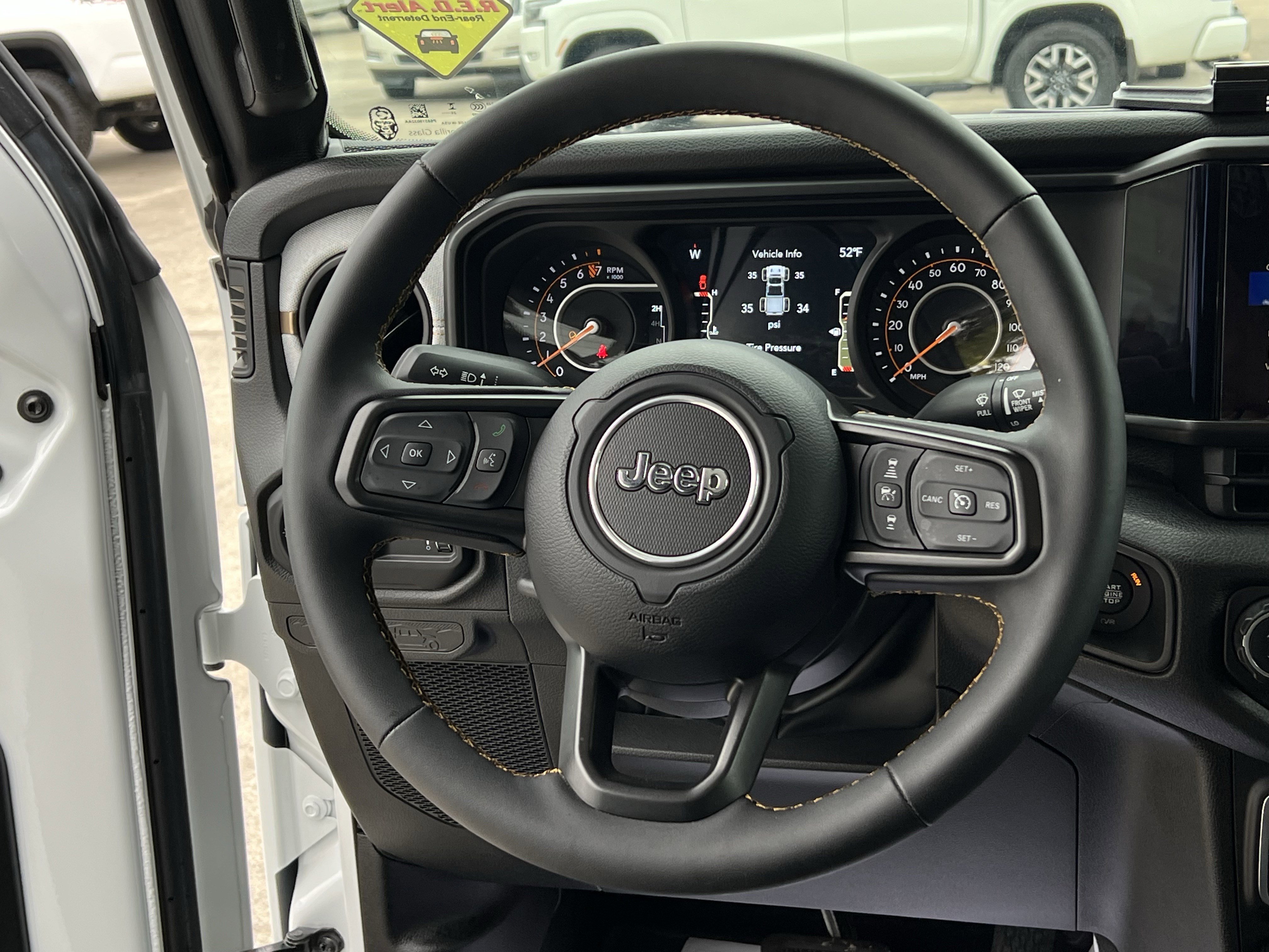 Used 2024 Jeep Gladiator Sport image 11