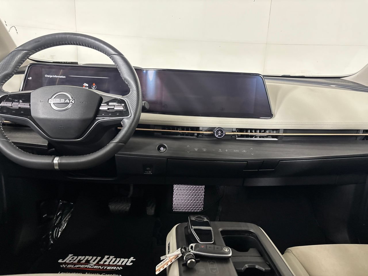 Used 2023 Nissan Ariya FWD image 21
