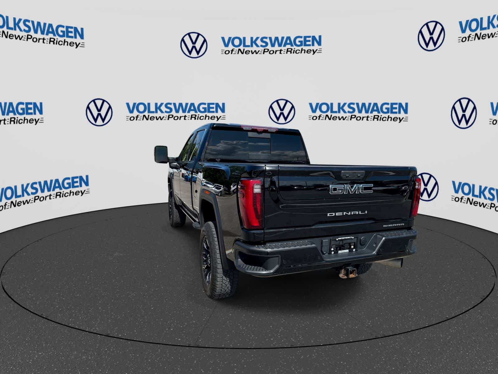 Used 2024 GMC Sierra 3500 Denali Ultimate AWD/4WD image 12