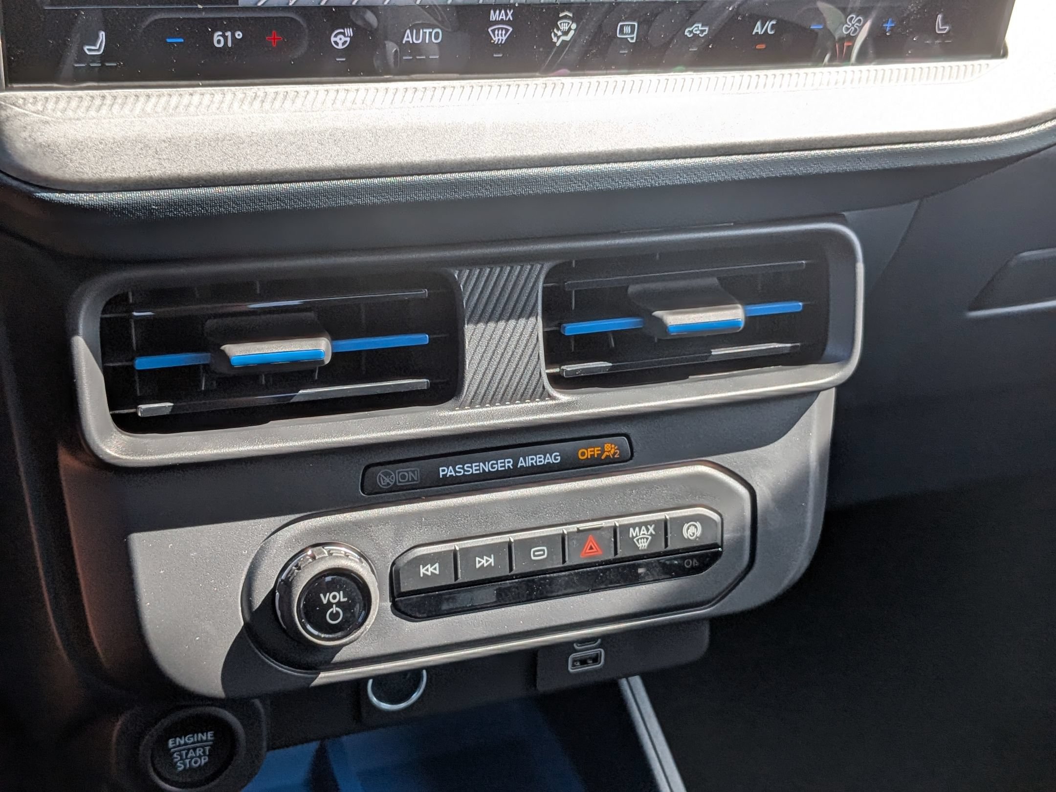 New 2026 Ford Maverick XLT w/ XLT Luxury Package FWD image 25