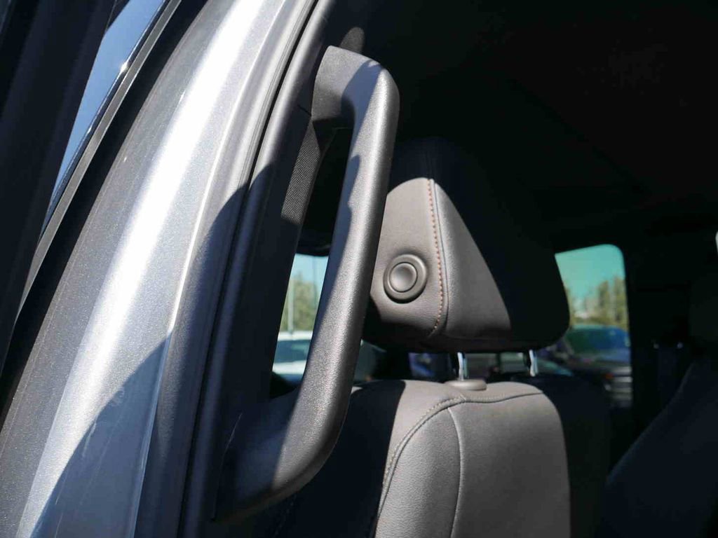 Used 2024 GMC Sierra 3500 AT4 w/ AT4 Premium Plus Package image 17