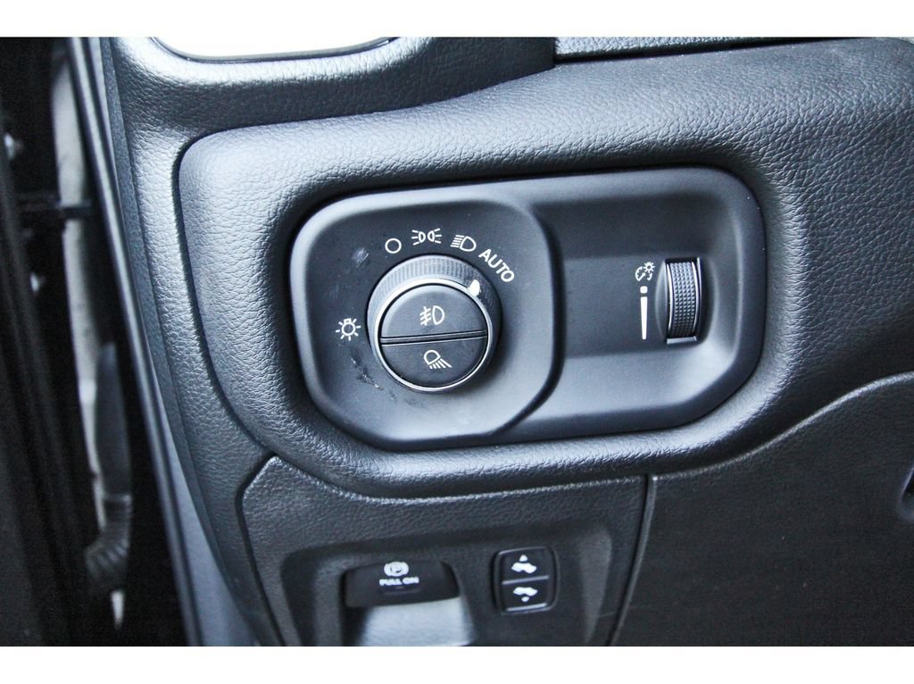 Used 2023 RAM 1500 Big Horn AWD/4WD image 22