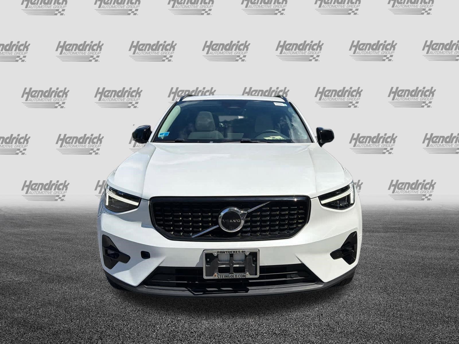 Used 2023 Volvo XC40 B5 Ultimate w/ Protection Package Premier AWD/4WD image 3