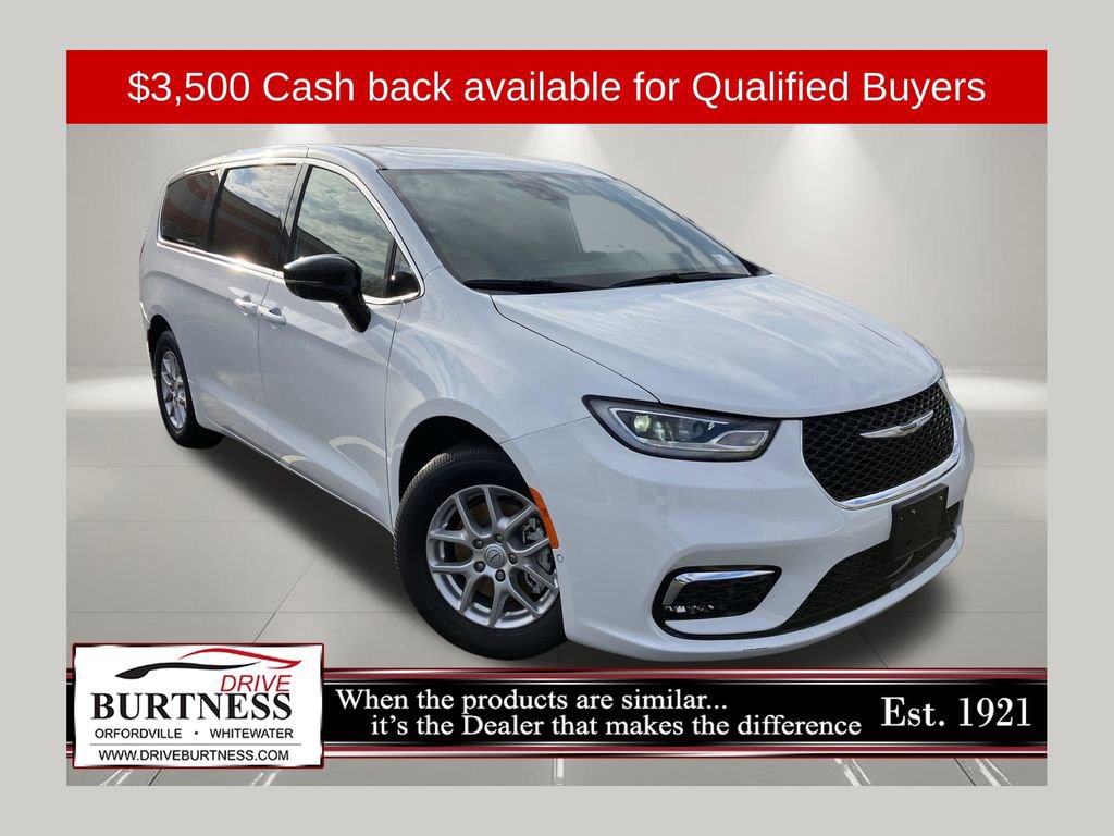 New 2026 Chrysler Pacifica Select image 1