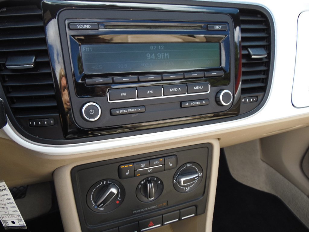 Used 2014 Volkswagen Beetle 1.8T image 6