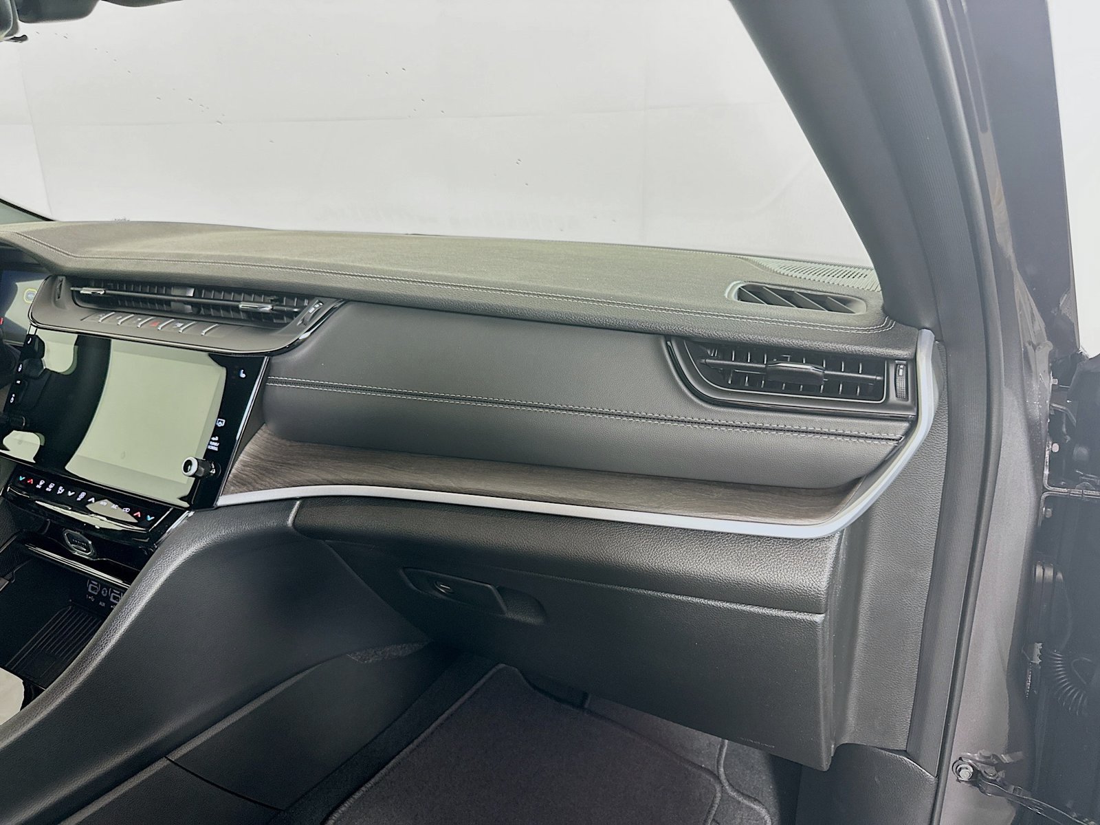 New 2026 Jeep Grand Cherokee L 4WD image 31
