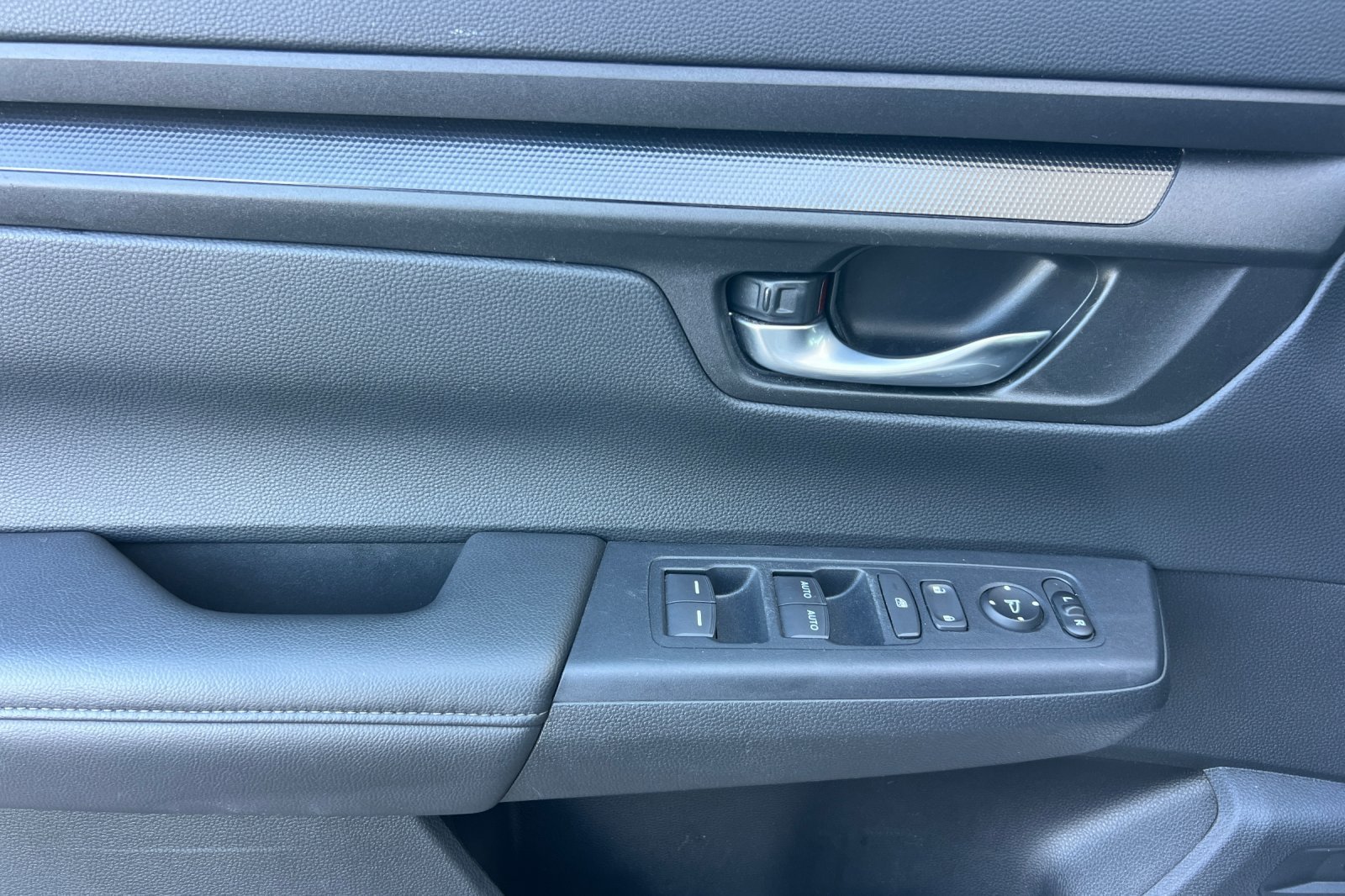 Used 2024 Honda CR-V EX image 11