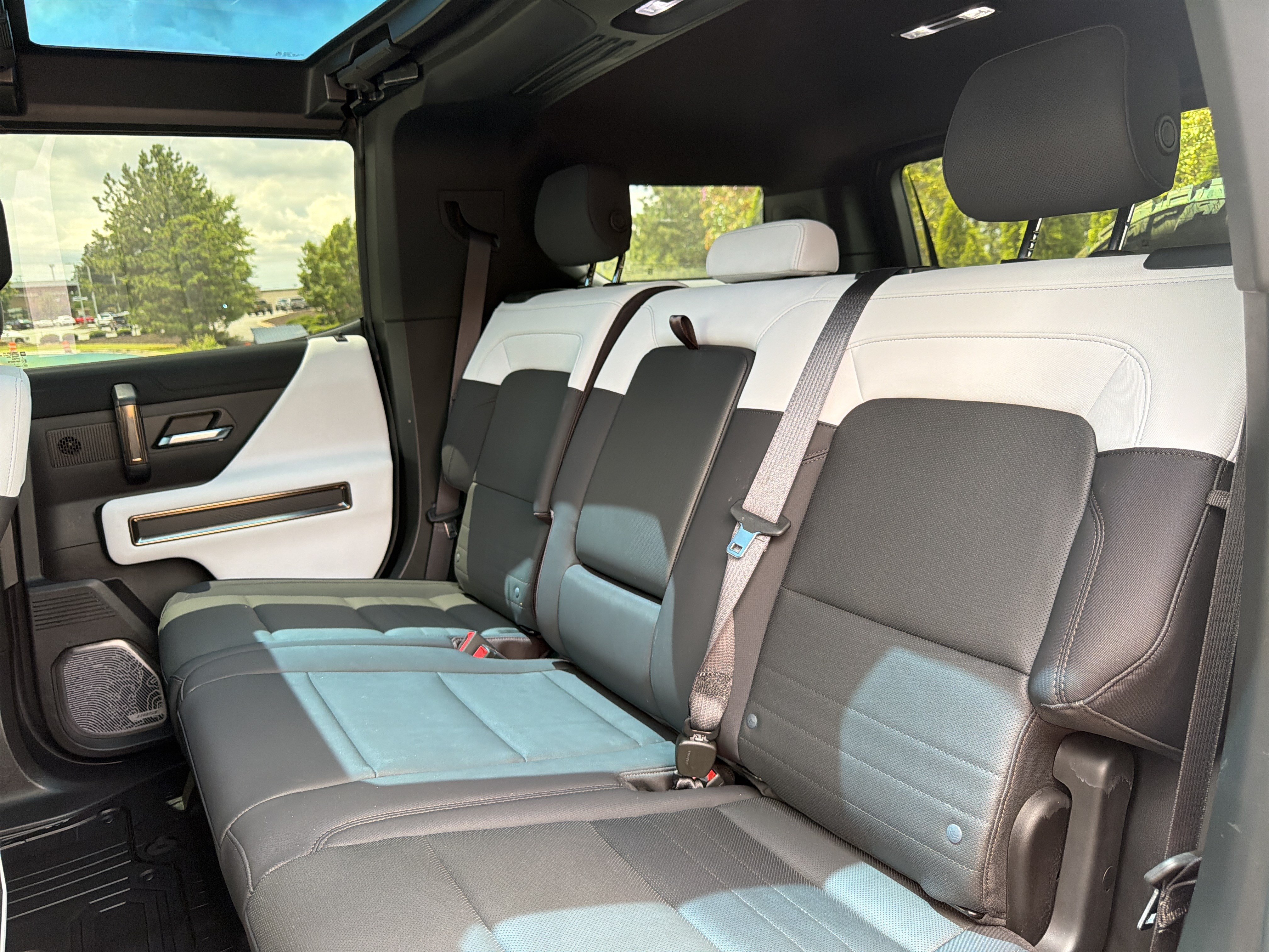 Used 2024 GMC Hummer EV 3X w/ LPO, Illumination Package AWD/4WD image 10