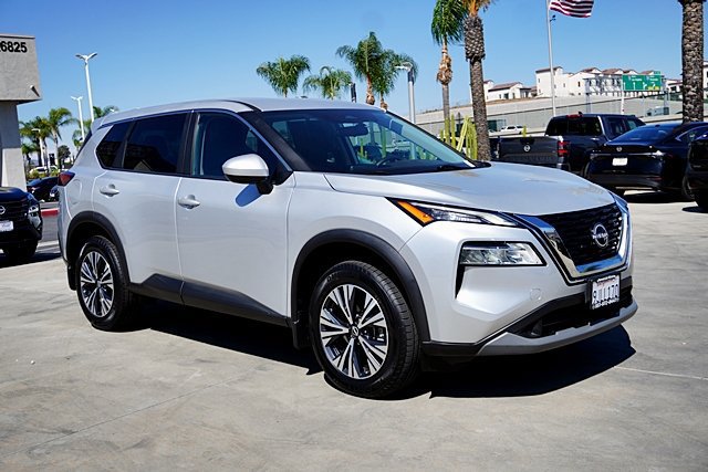 Used 2023 Nissan Rogue SV FWD image 2