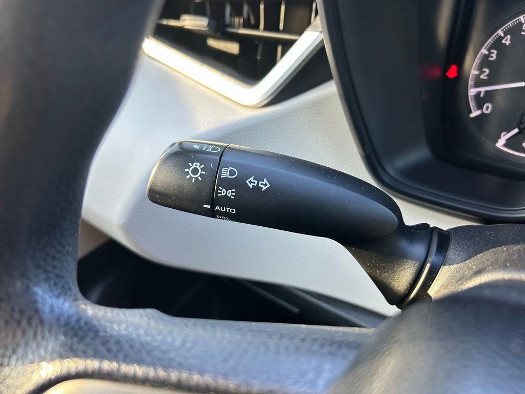 Used 2022 Toyota Corolla LE image 21