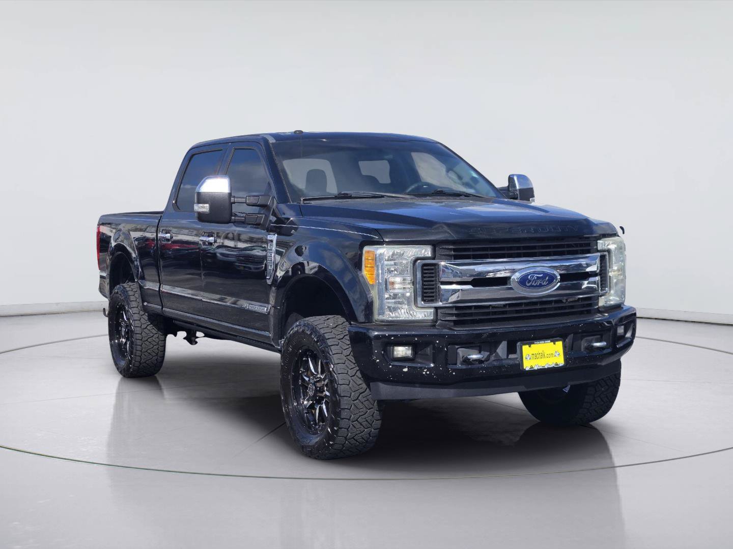 Used 2017 Ford F250 XLT w/ XLT Premium Package AWD/4WD image 3