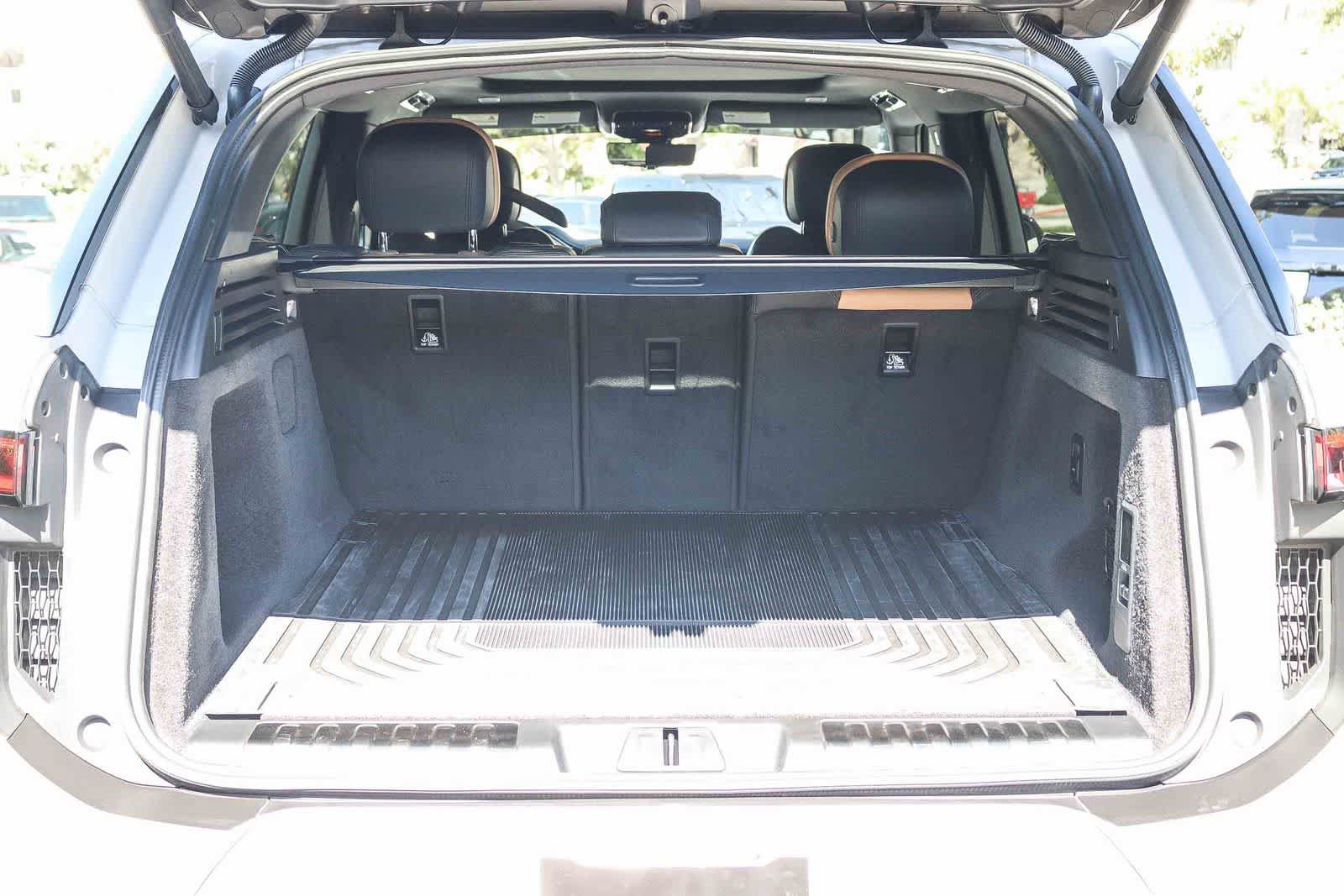 Used 2025 Land Rover Range Rover Sport Dynamic SE AWD/4WD image 25