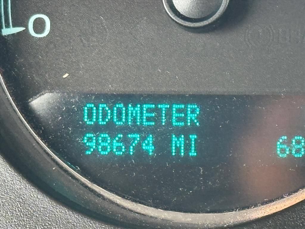 Used 2011 Chevrolet Avalanche LT RWD image 20