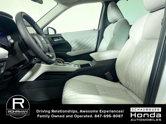 Used 2023 Mitsubishi Outlander SEL image 4