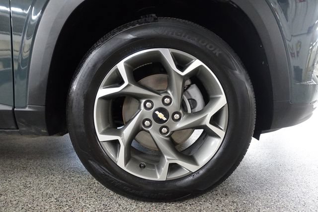 Used 2025 Chevrolet Trax LT FWD image 26