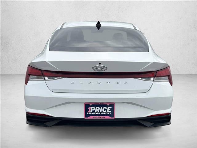 Used 2023 Hyundai Elantra SEL image 5