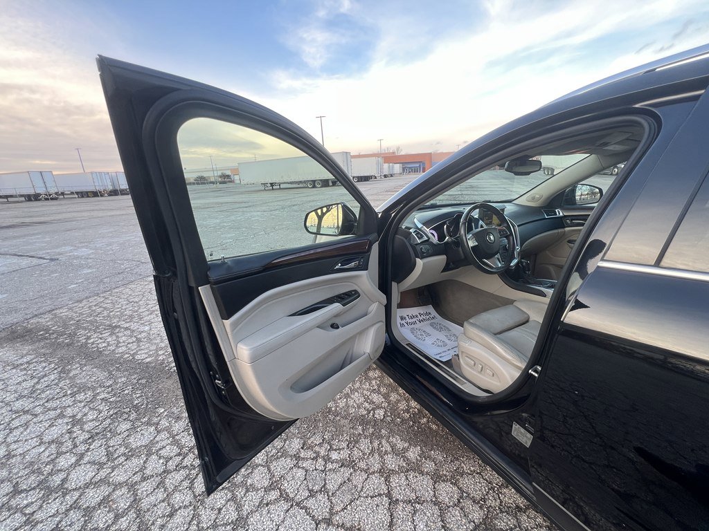 Used 2012 Cadillac SRX Luxury image 17