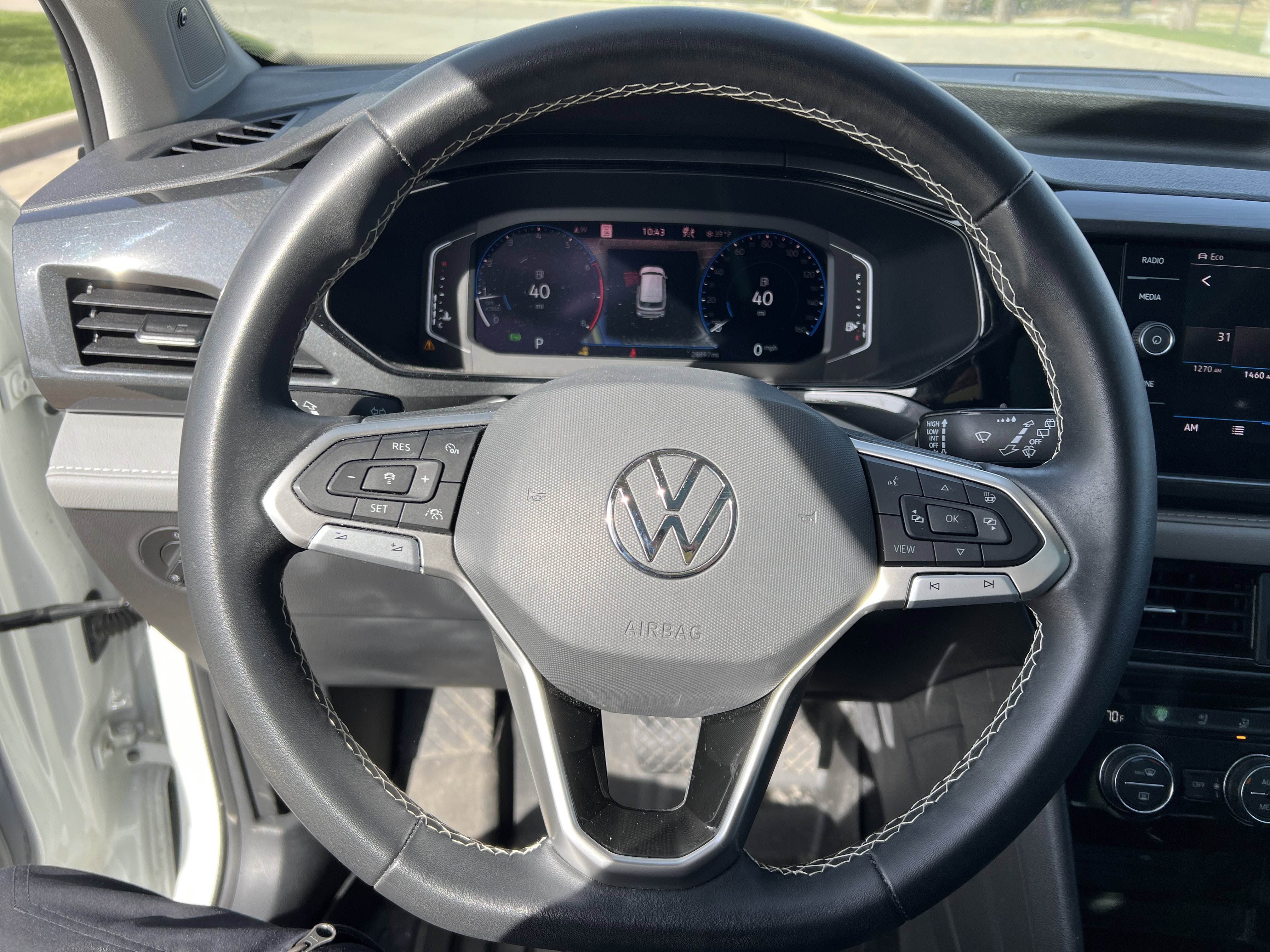 Certified 2023 Volkswagen Taos SEL image 17