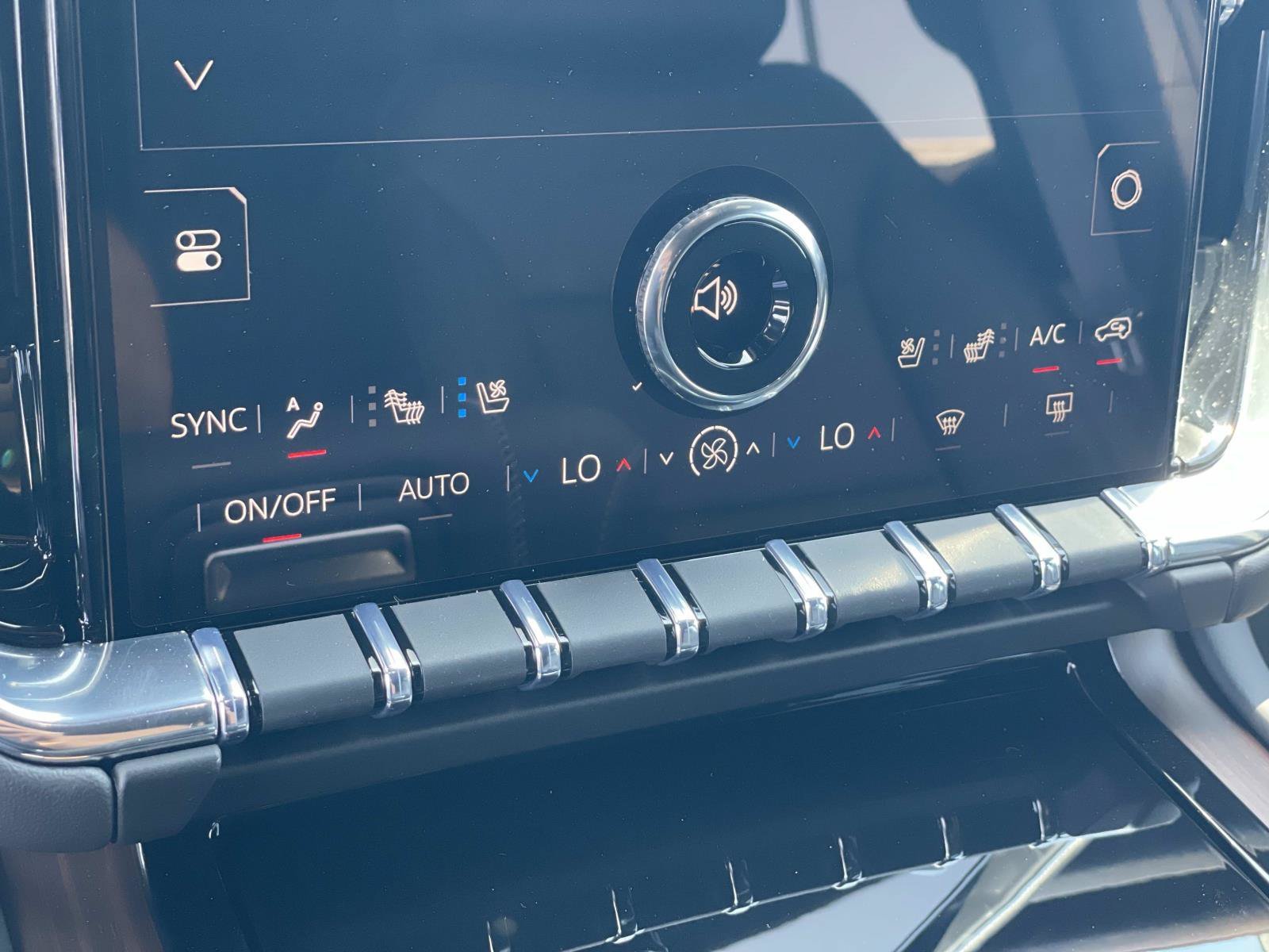 New 2026 GMC Yukon Denali AWD/4WD image 15