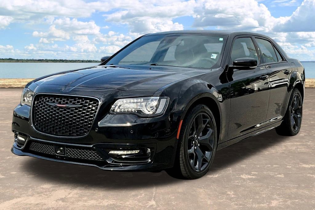 Used 2023 Chrysler 300 S w/ Comfort Group RWD image 4