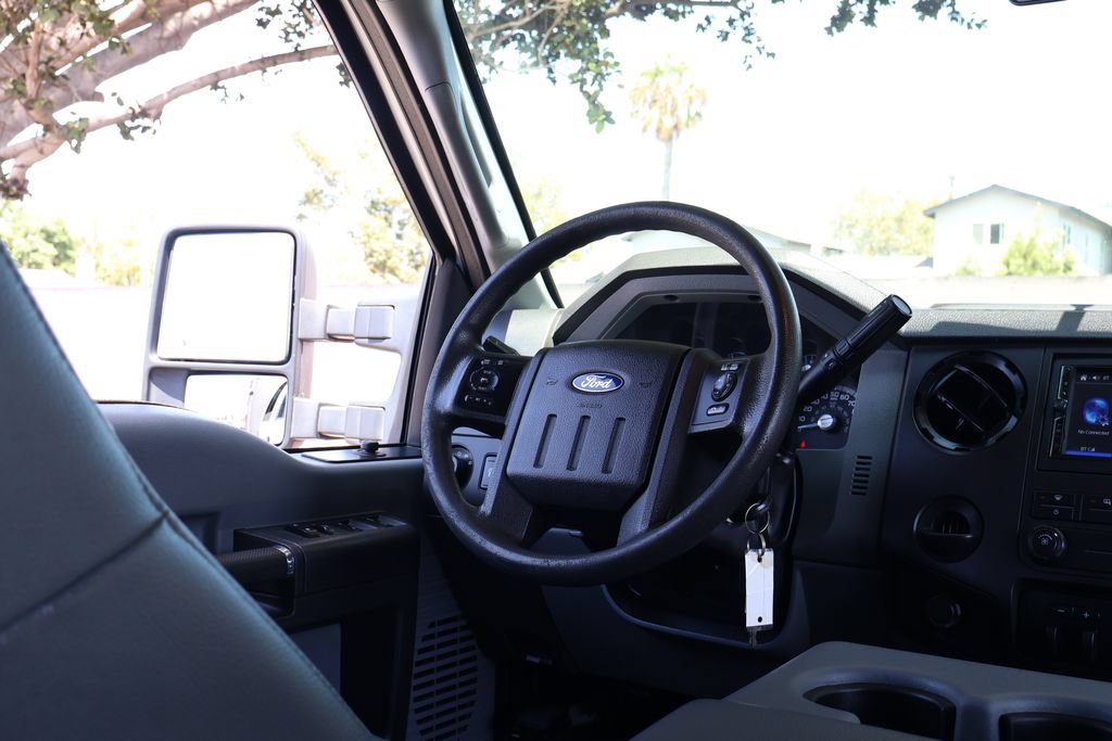 Used 2015 Ford F550 2WD Crew Cab Super Duty image 29