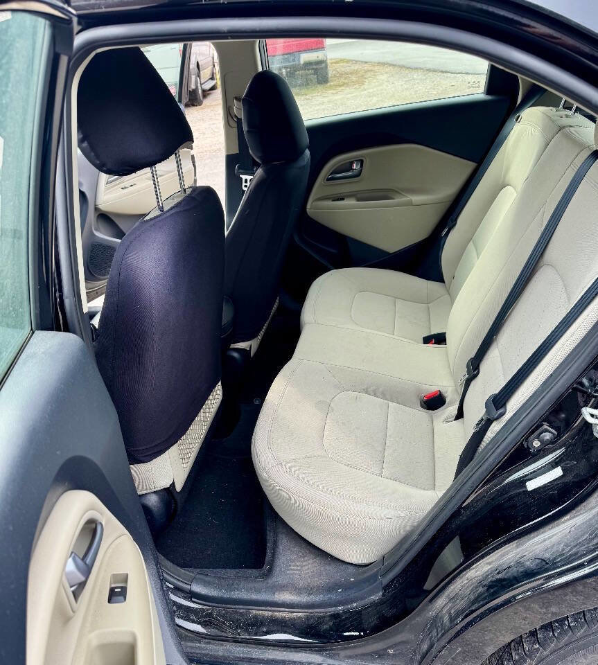Used 2013 Kia Rio EX image 9