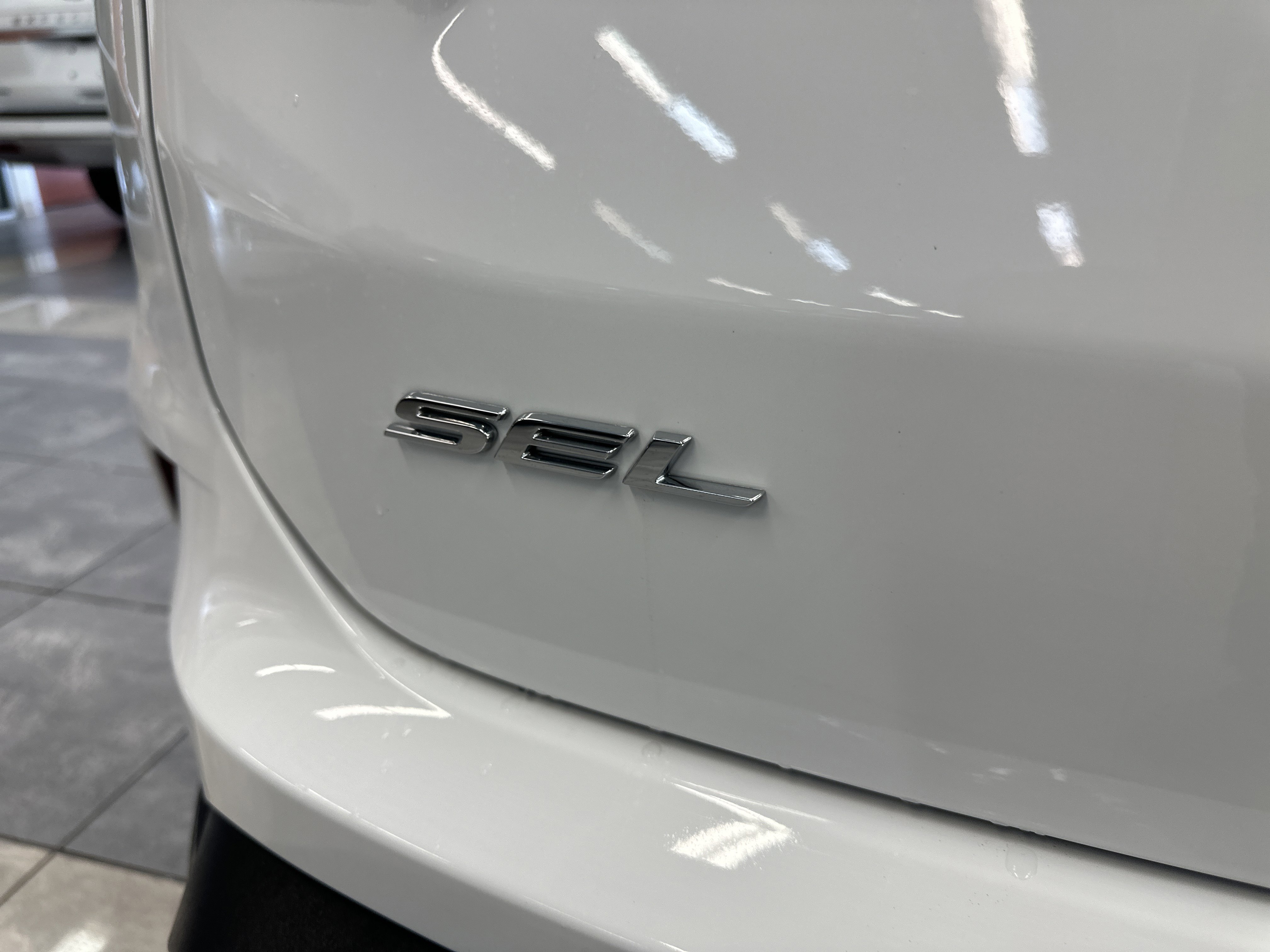 Used 2024 Ford Edge SEL w/ Convenience Package image 10