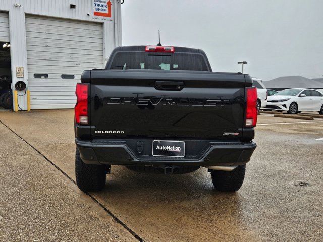 Used 2024 Chevrolet Colorado ZR2 w/ Technology Package AWD/4WD image 6