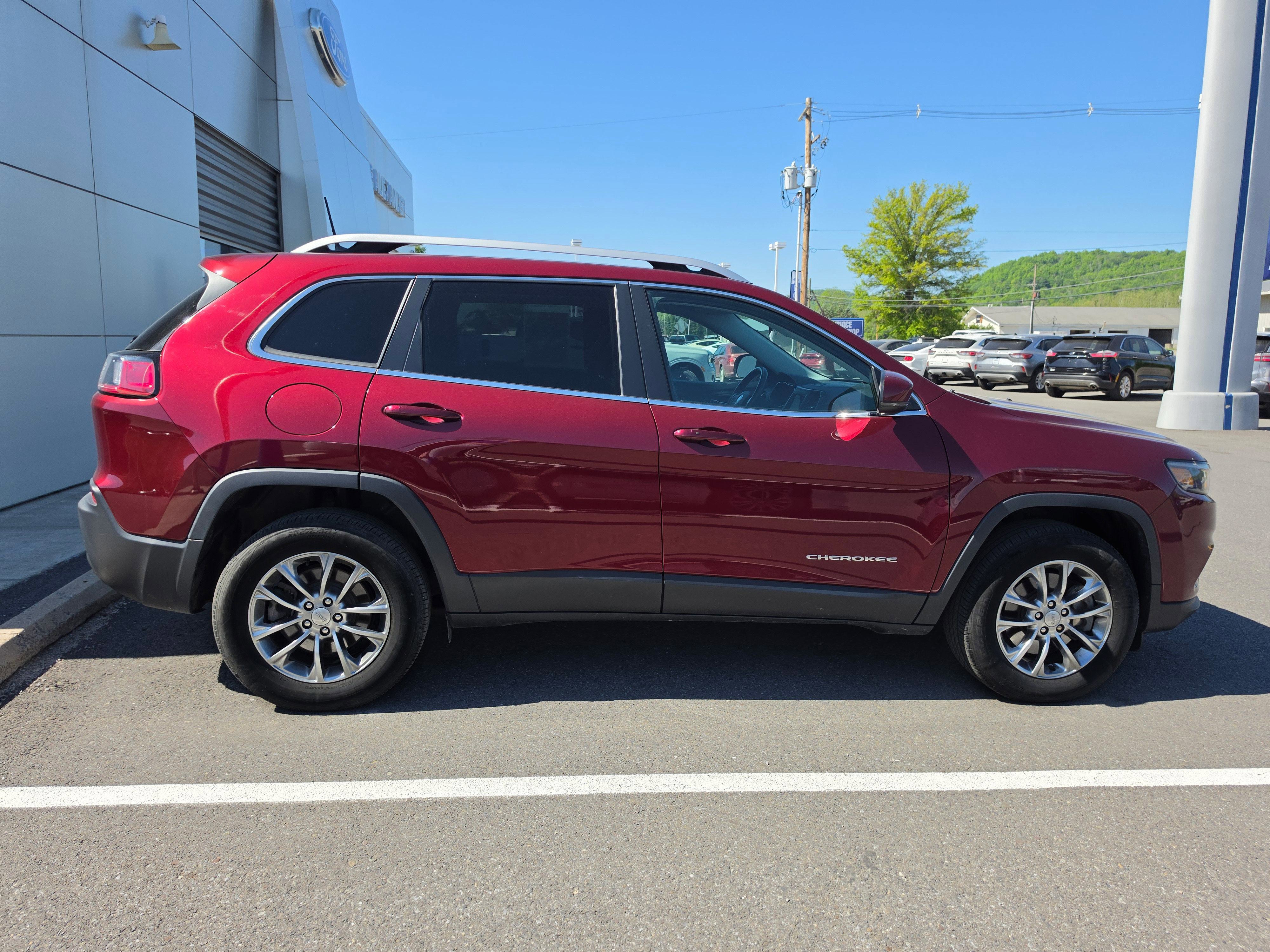 Used 2020 Jeep Cherokee Latitude Plus w/ Cold Weather Group AWD/4WD video 2
