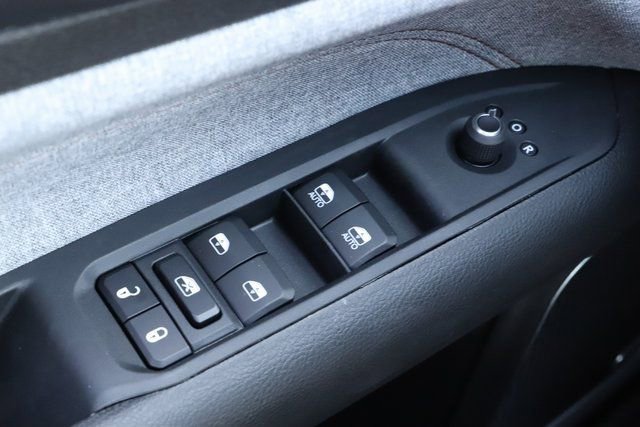 New 2024 Jeep Compass Latitude w/ Sun and Sound Group image 36