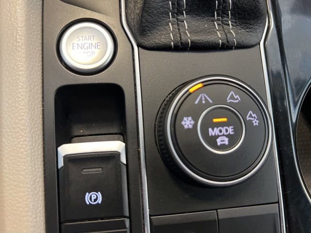 Used 2023 Volkswagen Atlas SE image 40