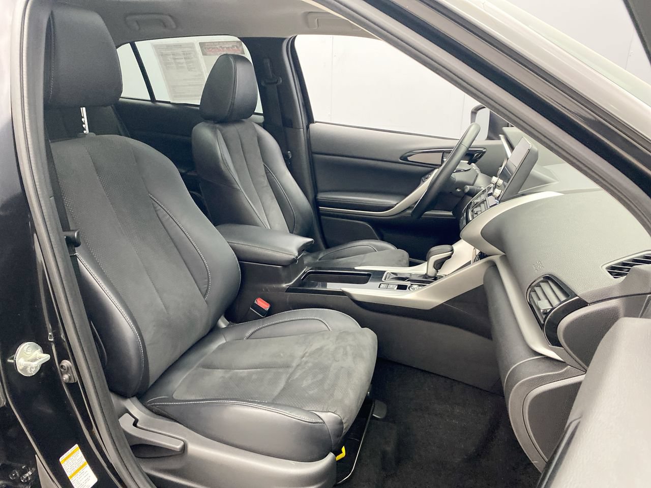 Used 2022 Mitsubishi Eclipse Cross AWD image 25