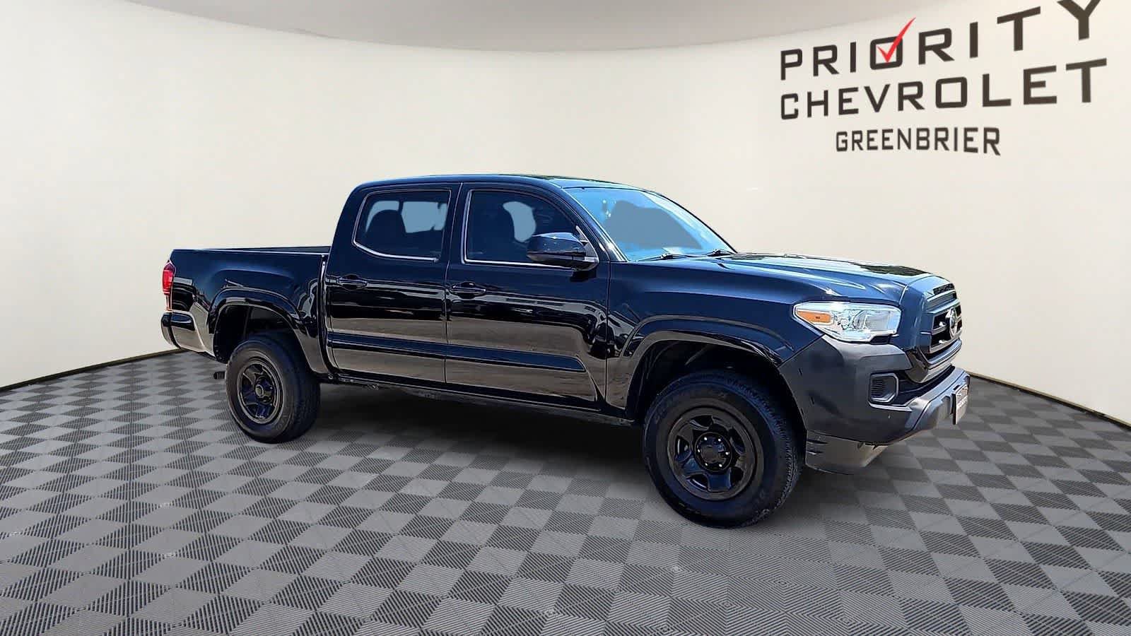 Used 2023 Toyota Tacoma SR w/ SR Convenience Package RWD image 2