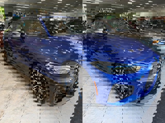 Used 2021 BMW M440i Convertible image 1