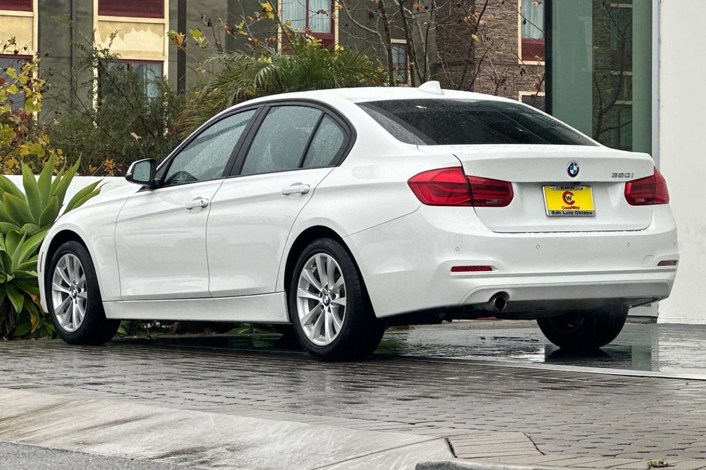 Used 2017 BMW 320i Sedan image 5