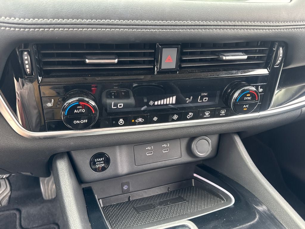 Used 2025 Nissan Rogue SL FWD image 22