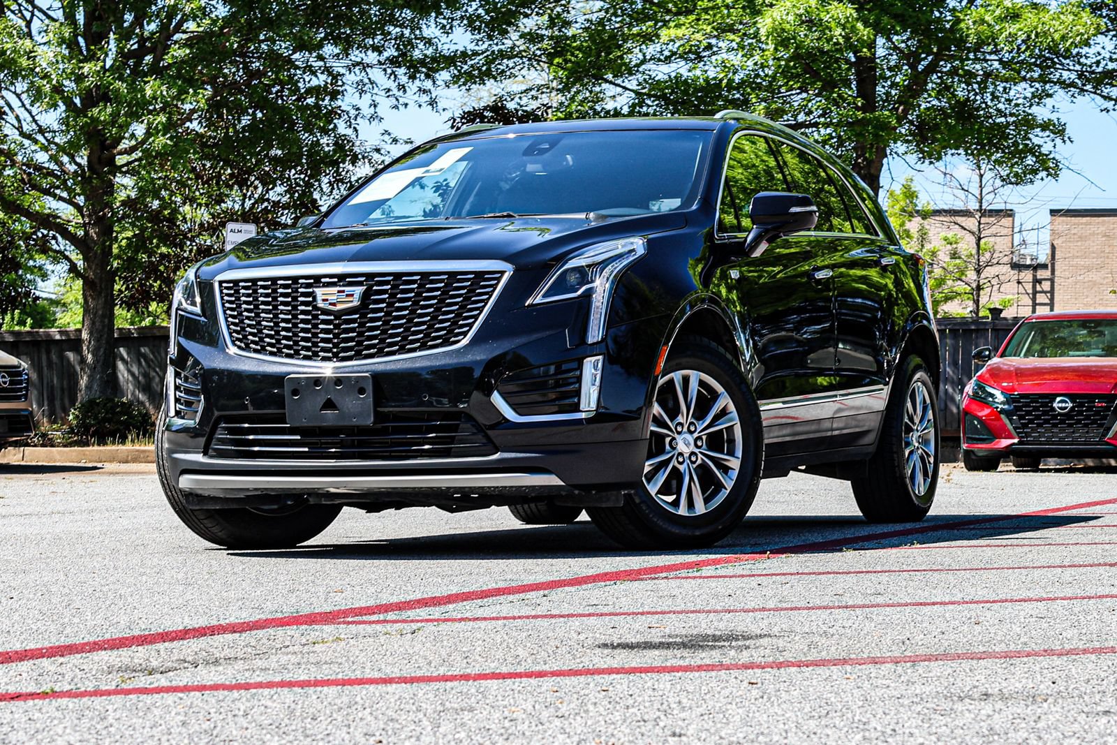 Used 2022 Cadillac XT5 Premium Luxury AWD/4WD image 2